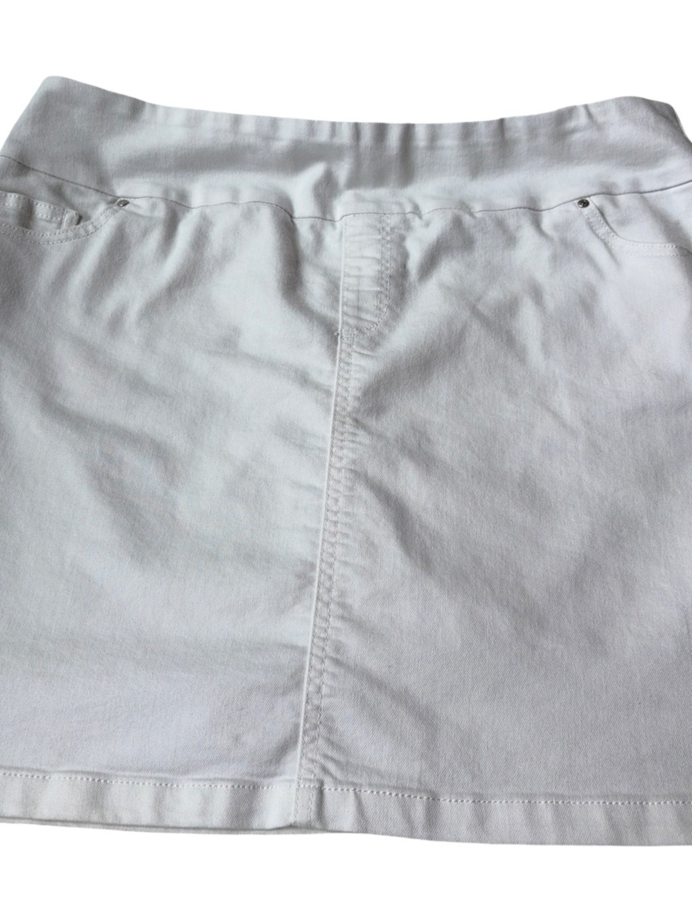 White Women's Casual Pull-On Skirt